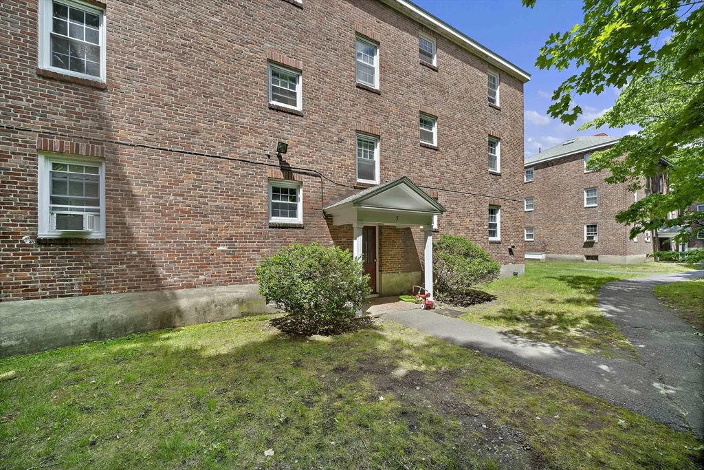 1 bed, 1 bath apartment for rent at 5 Dexter St Unit 4, Malden — photo 14 of 15