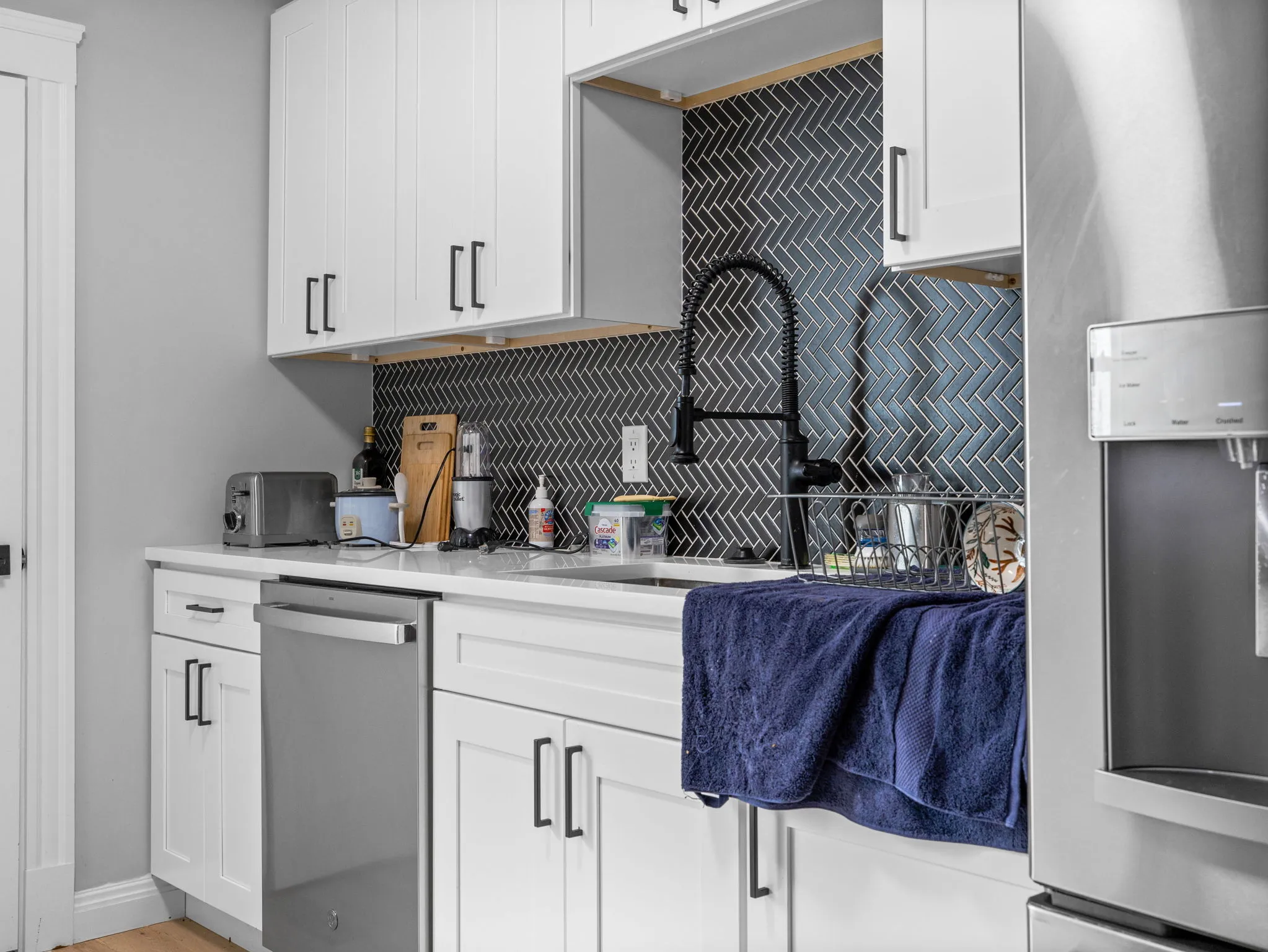 5 bed, 2 bath apartment for rent at 5 Dickson St Unit 1, West Somerville — photo 3 of 15