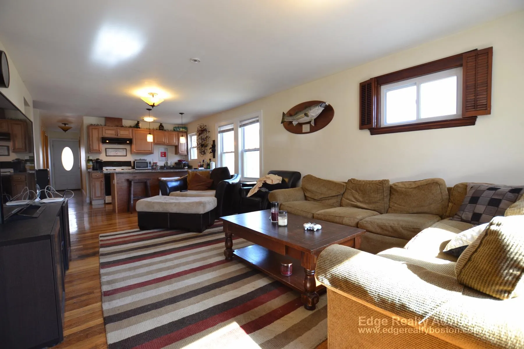 3 bed, 2 bath apartment for rent at 5 Donnybrook Rd Unit 1, Brighton — photo 1 of 13