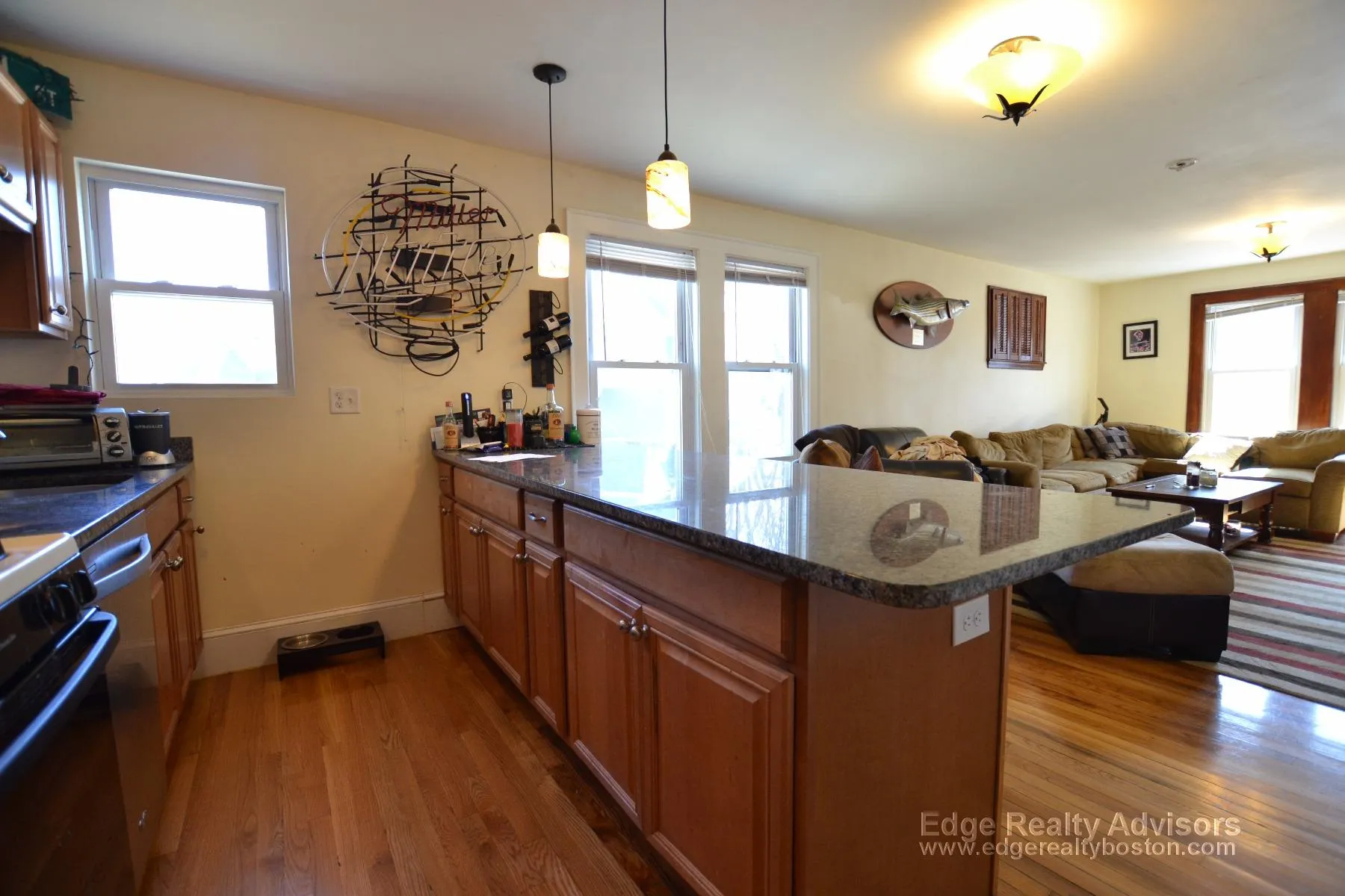 3 bed, 2 bath apartment for rent at 5 Donnybrook Rd Unit 1, Brighton — photo 2 of 13