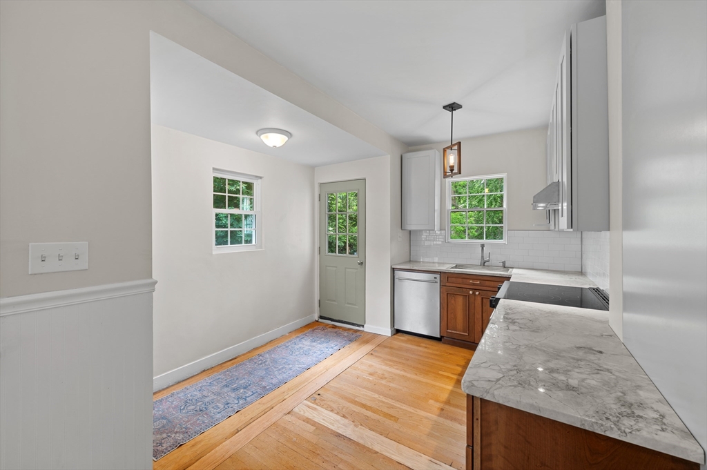 2 bed, 1 bath apartment for rent at 5 Dorset St, Worcester — photo 10 of 25