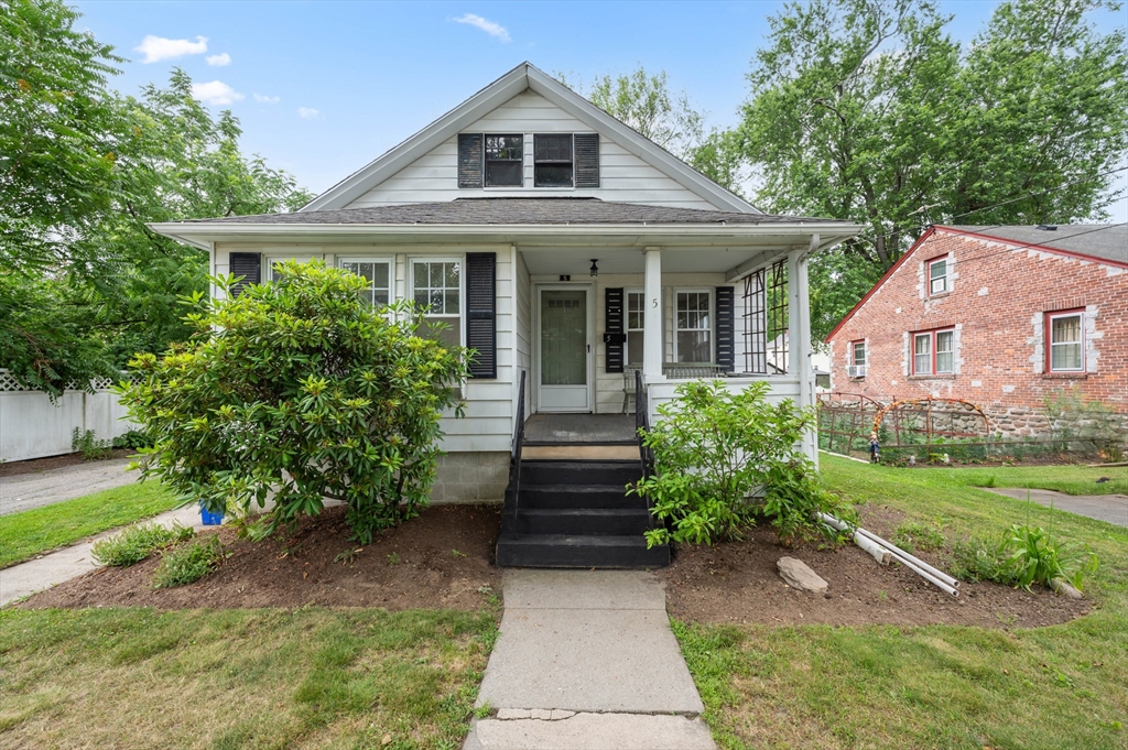 2 bed, 1 bath apartment for rent at 5 Dorset St, Worcester — photo 1 of 25