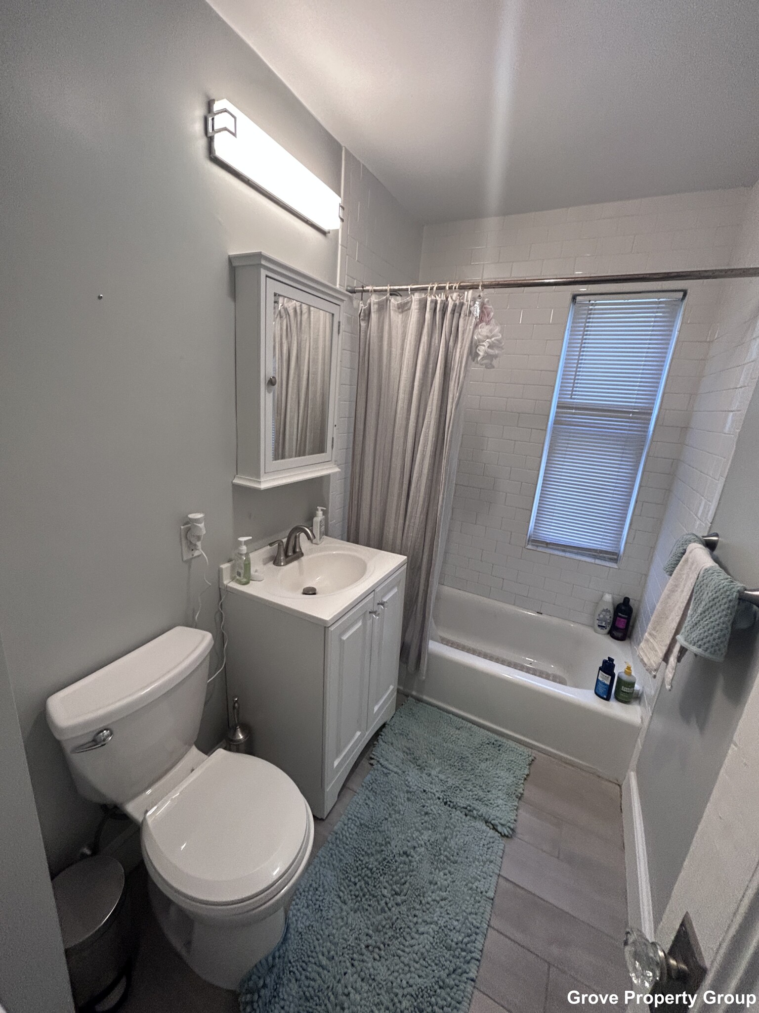 3 bed, 1 bath apartment for rent at 5 Douglas St Unit 2, South Boston — photo 4 of 6