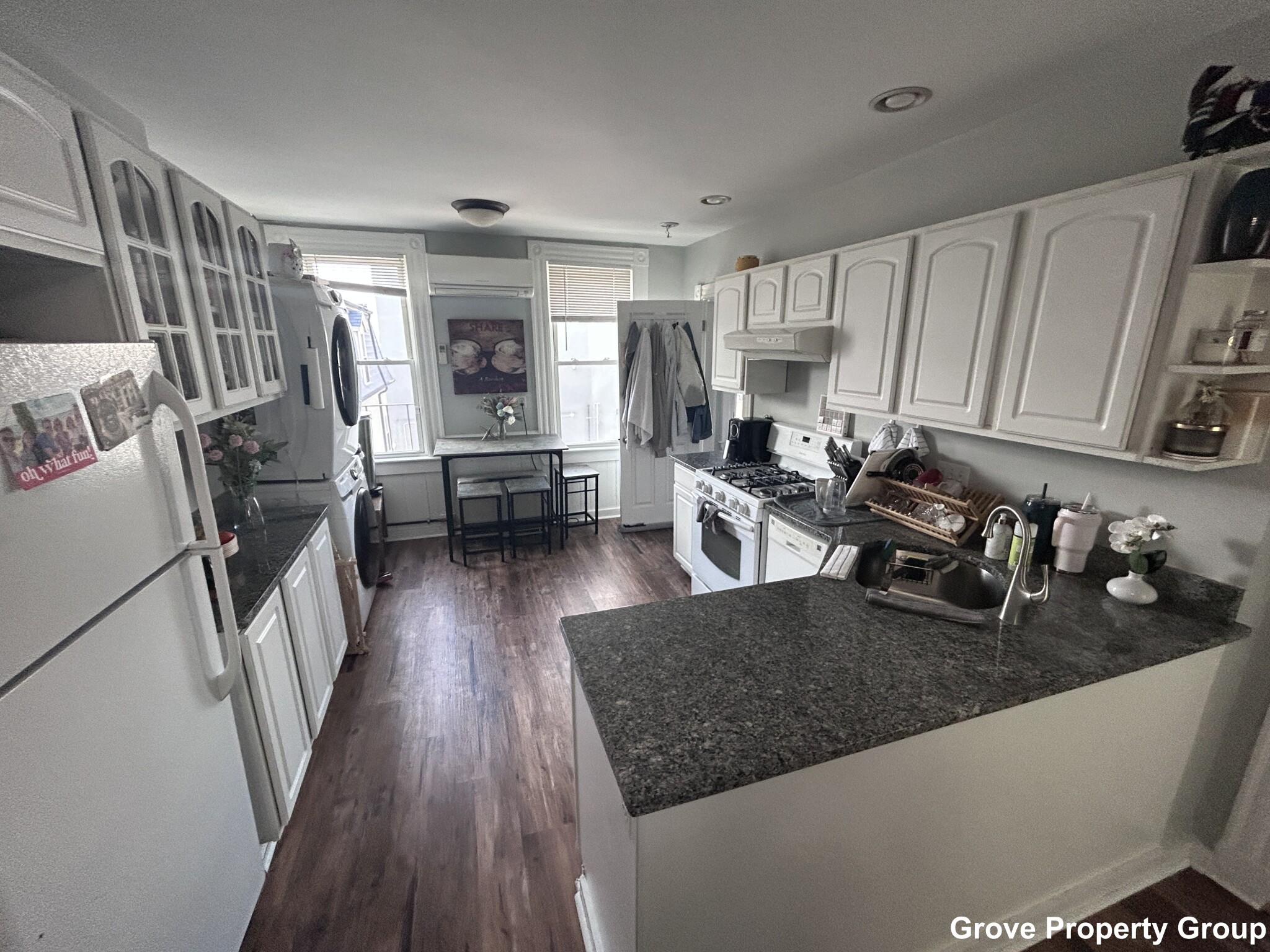 3 bed, 1 bath apartment for rent at 5 Douglas St Unit 2, South Boston — photo 3 of 6