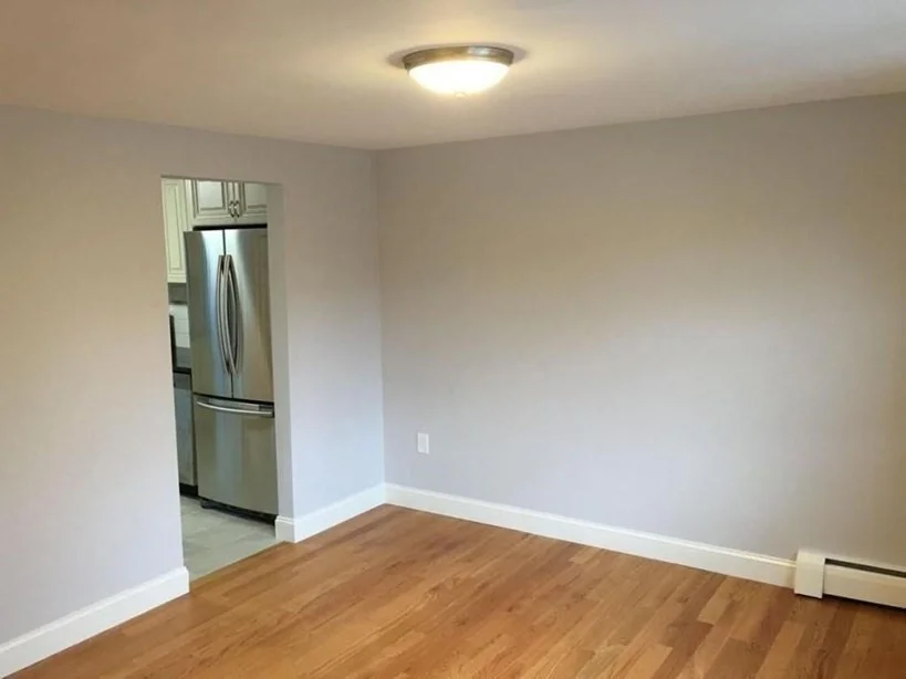 3 bed, 1 bath apartment for rent at 5 Dundee Rd Unit 5, Arlington — photo 3 of 9