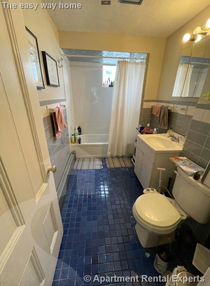 4 bed, 1 bath apartment for rent at 5 Durham St Unit 2, Ward Two — photo 7 of 9
