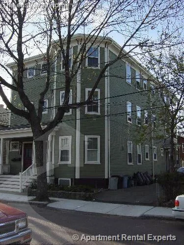 4 bed, 1 bath apartment for rent at 5 Durham St Unit 2, Ward Two — photo 9 of 9