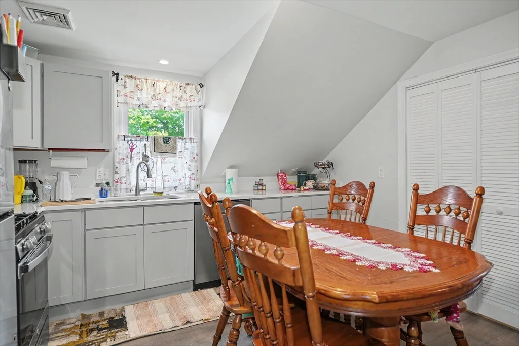 3 bed, 1 bath apartment for rent at 5 Eddy St Unit 2, Webster — photo 11 of 18