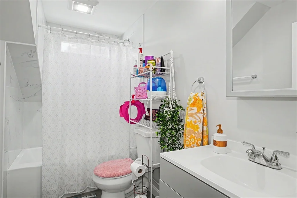 3 bed, 1 bath apartment for rent at 5 Eddy St Unit 2, Webster — photo 17 of 18