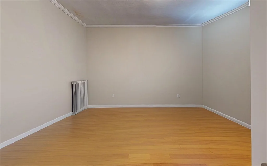3 bed, 1 bath apartment for rent at 5 Edgar Ter Unit 1, Winter Hill — photo 5 of 10