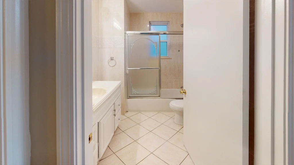 3 bed, 1 bath apartment for rent at 5 Edgar Ter Unit 1, Winter Hill — photo 8 of 10