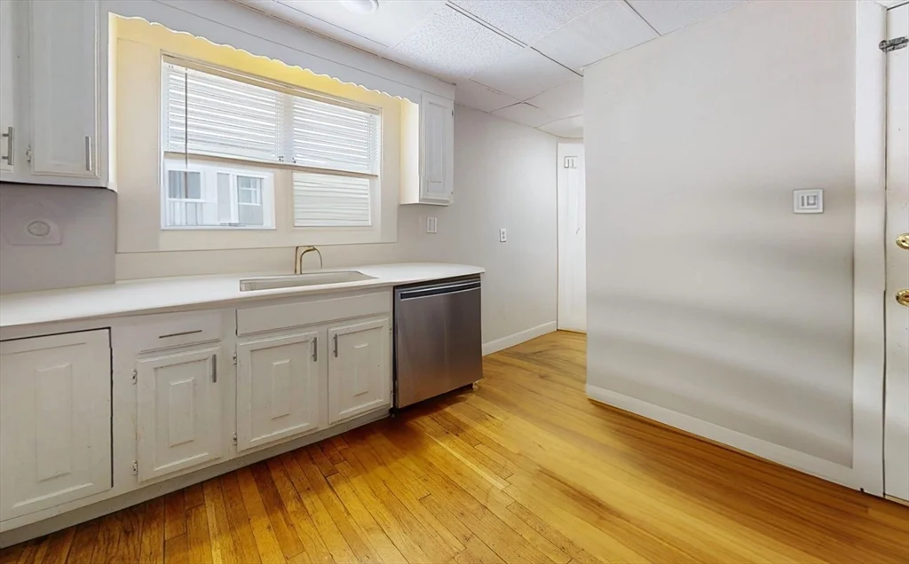 4 bed, 1 bath apartment for rent at 5 Edgar Ter Unit 1, Winter Hill