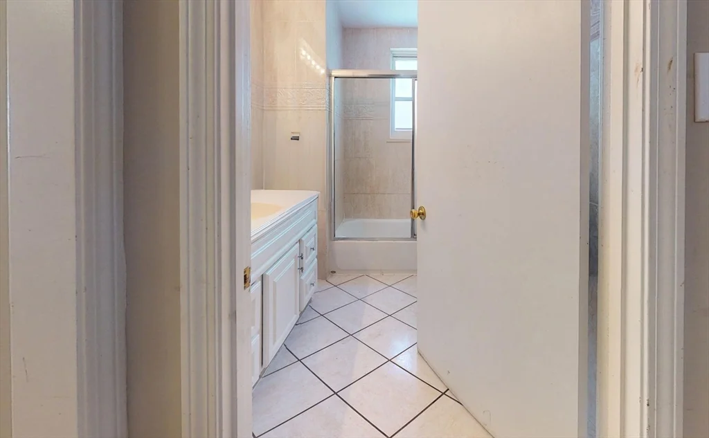 3 bed, 1 bath apartment for rent at 5 Edgar Ter Unit 1, Winter Hill — photo 9 of 10