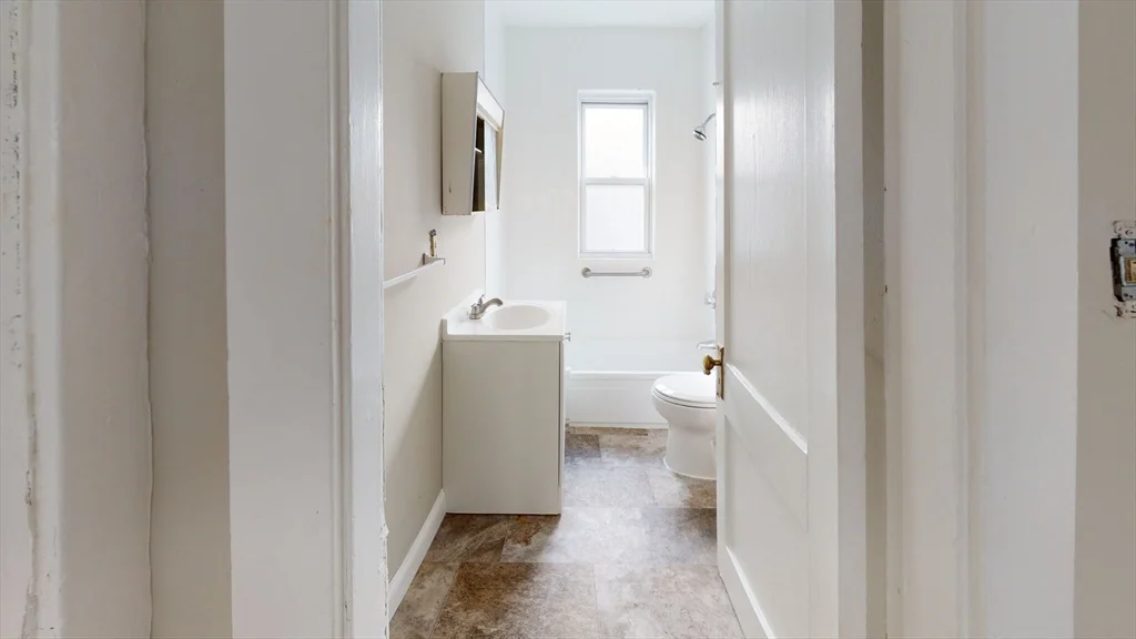 3 bed, 1 bath apartment for rent at 5 Edgar Ter Unit 2, Winter Hill — photo 6 of 6