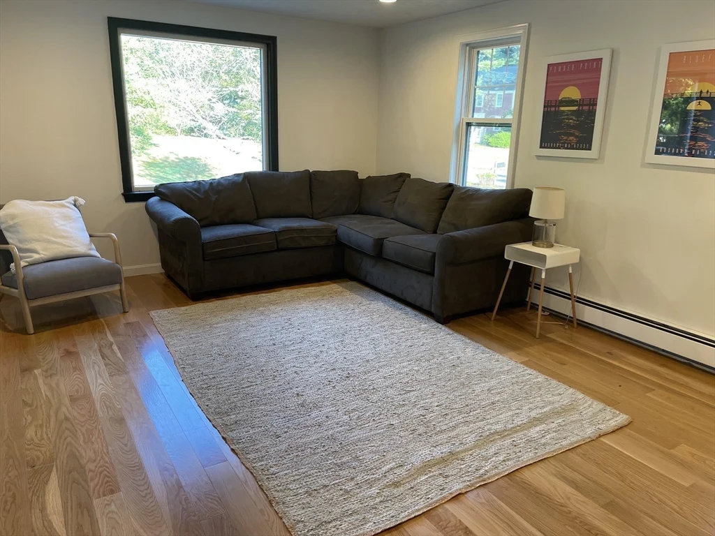 4 bed, 2 bath apartment for rent at 5 Eli's Ln Unit 5, Duxbury — photo 6 of 9