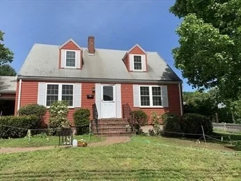 3 bed, 1 bath apartment for rent at 5 Eliot Rd, Needham Heights