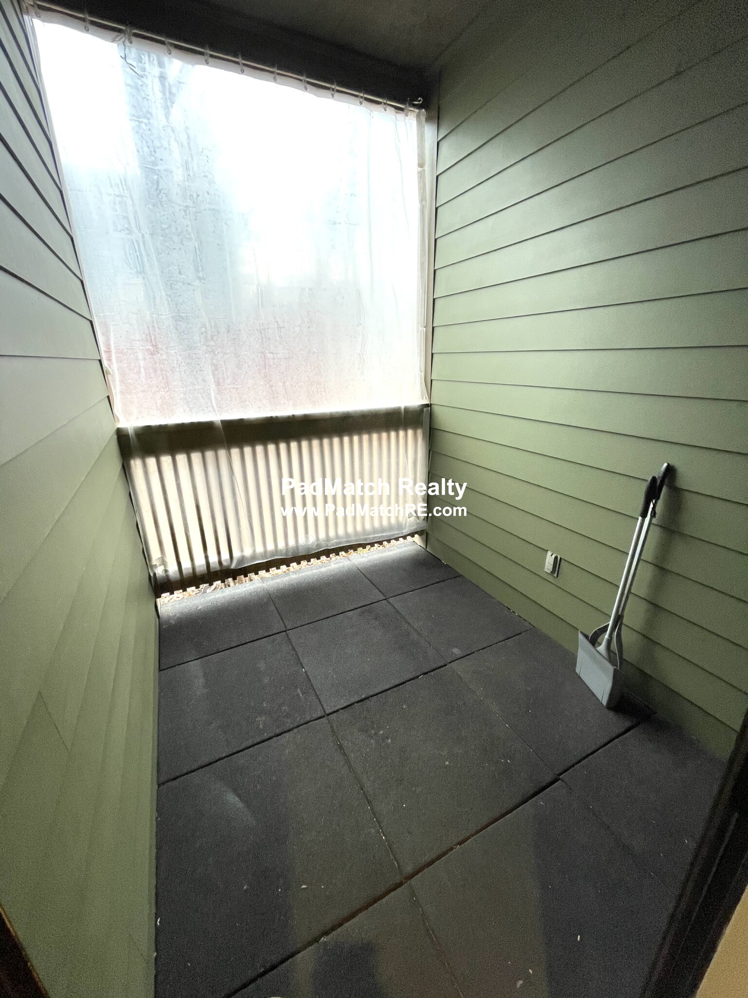 3 bed, 2 bath apartment for rent at 5 Ellis St Unit 1, Roxbury — photo 13 of 24