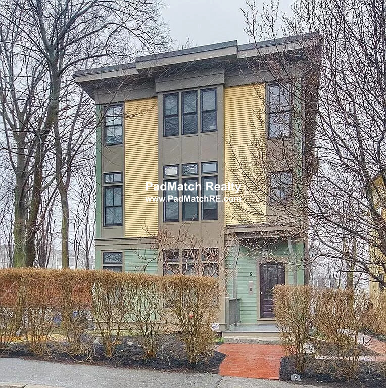 3 bed, 2 bath apartment for rent at 5 Ellis St Unit 1, Roxbury — photo 23 of 24