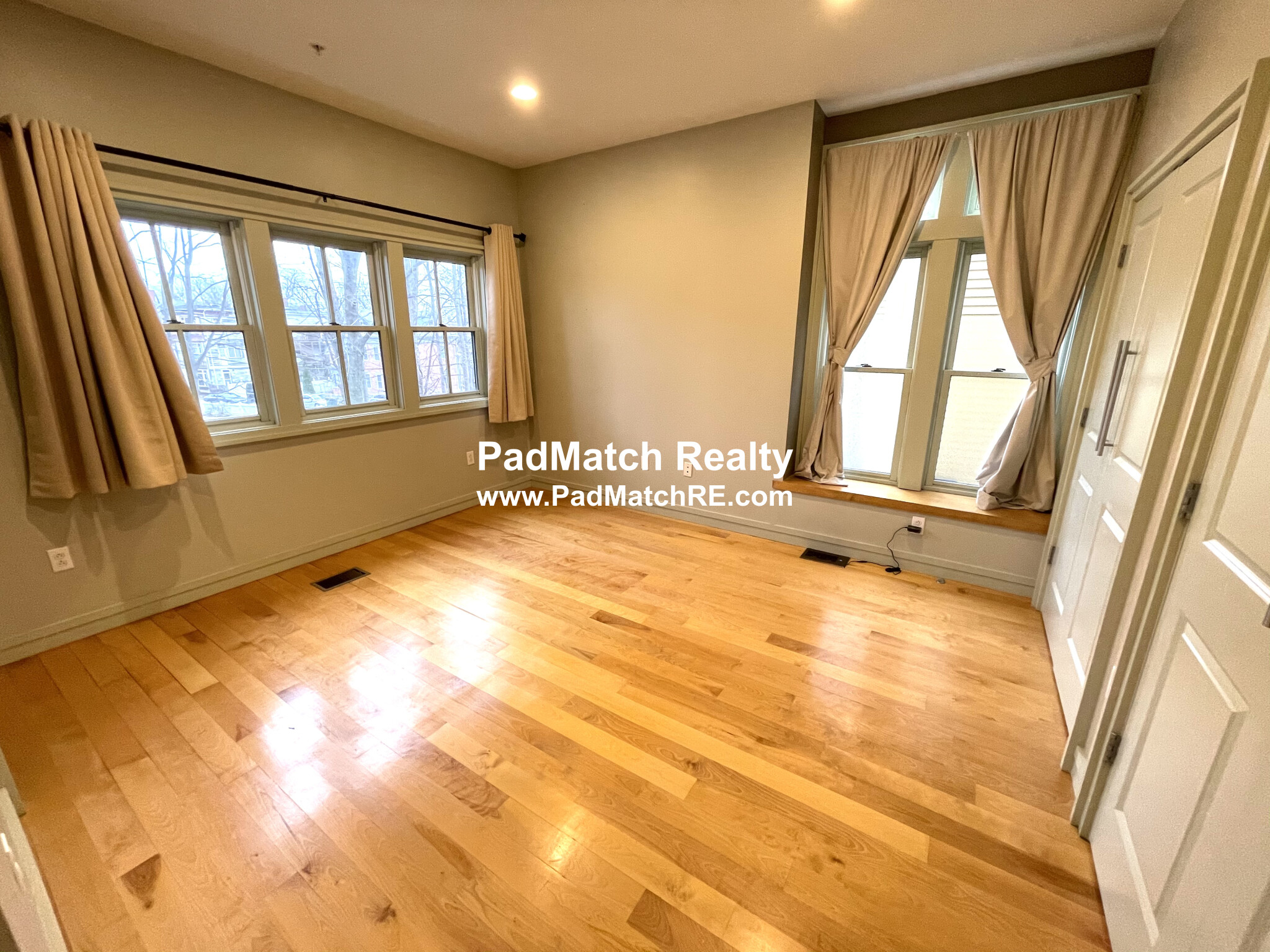 3 bed, 2 bath apartment for rent at 5 Ellis St Unit 1, Roxbury — photo 15 of 24
