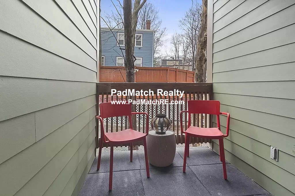 3 bed, 2 bath apartment for rent at 5 Ellis St Unit 1, Roxbury — photo 14 of 24