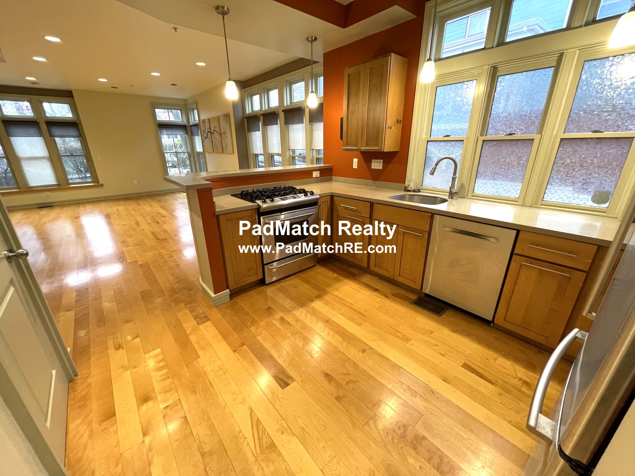3 bed, 2 bath apartment for rent at 5 Ellis St Unit 1, Roxbury — photo 4 of 24