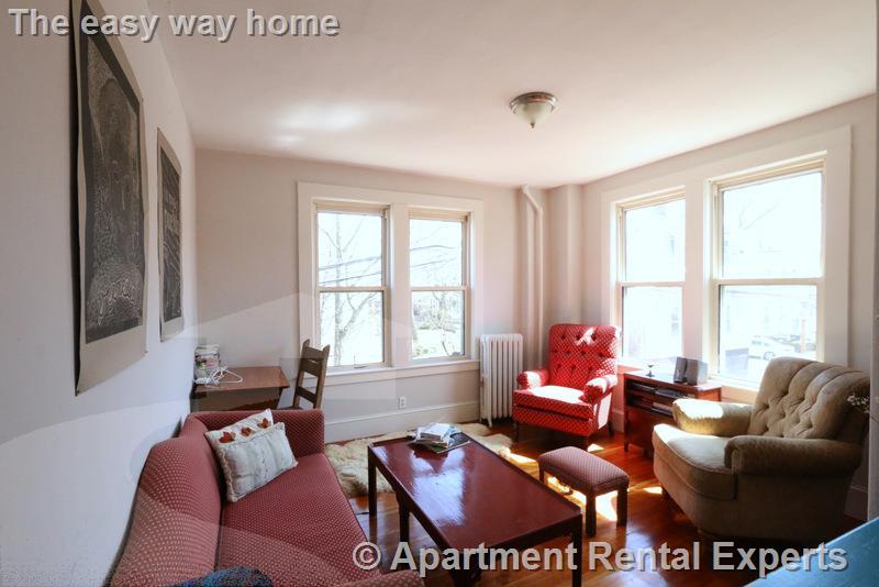 2 bed, 1 bath apartment for rent at 5 Elmer St Unit 2, Riverside — photo 3 of 9