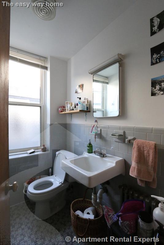 2 bed, 1 bath apartment for rent at 5 Elmer St Unit 2, Riverside — photo 7 of 9