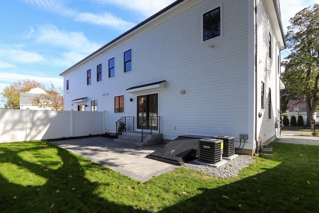 3 bed, 3 bath apartment for rent at 5 Emerald St Unit 1, Nonantum — photo 28 of 33