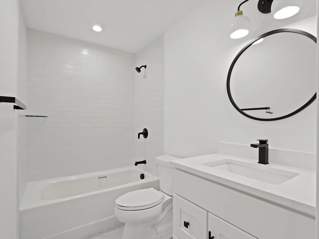 3 bed, 3 bath apartment for rent at 5 Emerald St Unit 1, Nonantum — photo 26 of 33