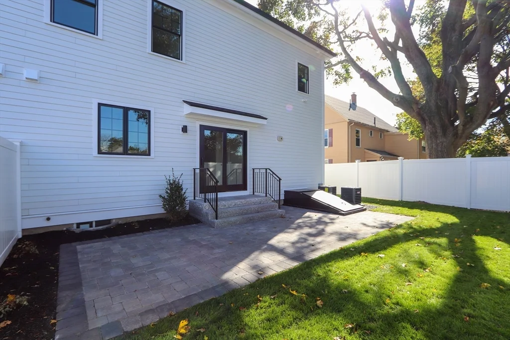 3 bed, 3 bath apartment for rent at 5 Emerald St Unit 1, Nonantum — photo 27 of 33
