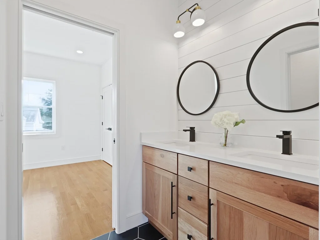 3 bed, 3 bath apartment for rent at 5 Emerald St Unit 1, Nonantum — photo 20 of 33