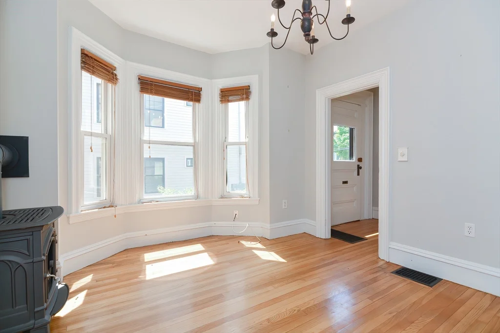 5 bed, 1 bath apartment for rent at 5 Evergreen Ave Unit 5-1, Somerville — photo 2 of 10
