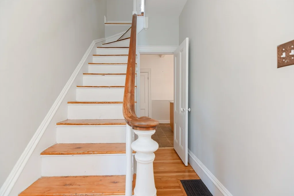 4 bed, 1 bath apartment for rent at 5 Evergreen Ave Unit 5, Somerville — photo 6 of 20