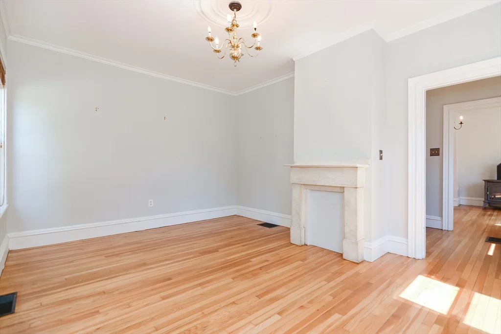 4 bed, 1 bath apartment for rent at 5 Evergreen Ave Unit 5, Somerville — photo 7 of 20