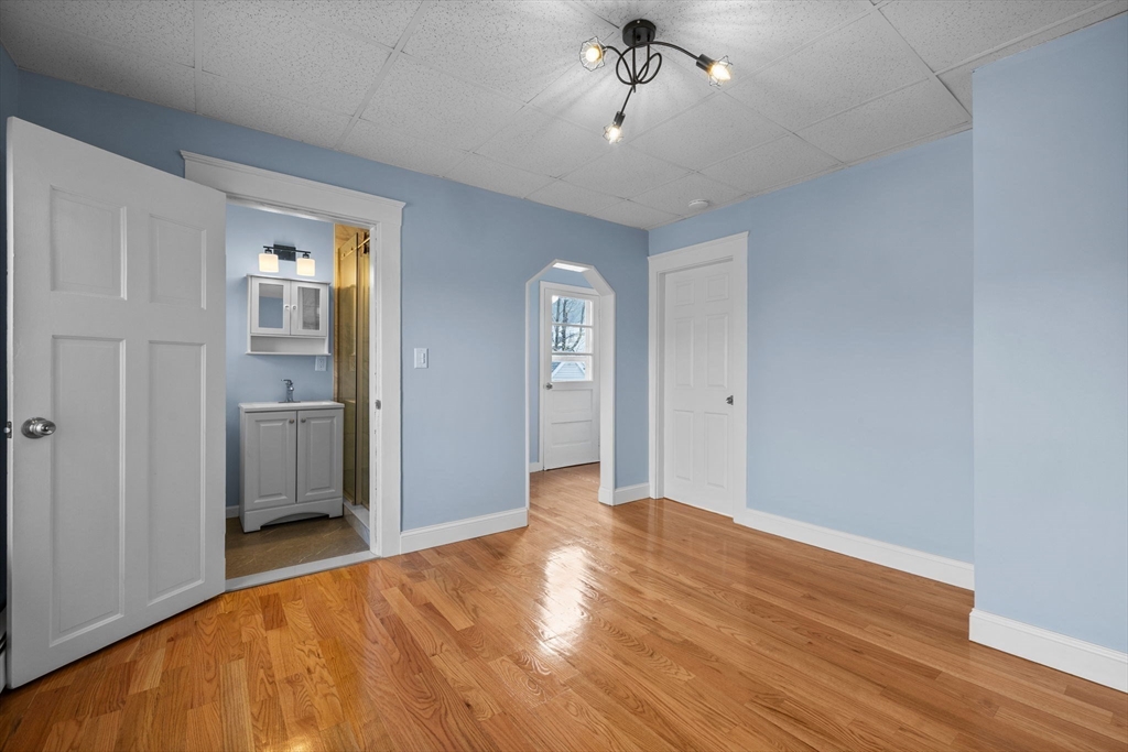 5 bed, 2 bath apartment for rent at 5 Fells Ave, Milford — photo 31 of 42