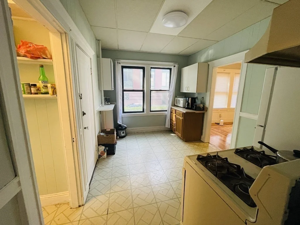 4 bed, 1 bath apartment for rent at 5 Feneno Ter Unit 1, Allston — photo 4 of 5