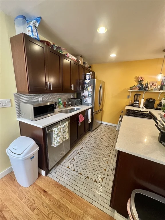 2 bed, 1 bath apartment for rent at 5 Fort Washington Pl Unit B, Cambridgeport — photo 6 of 11