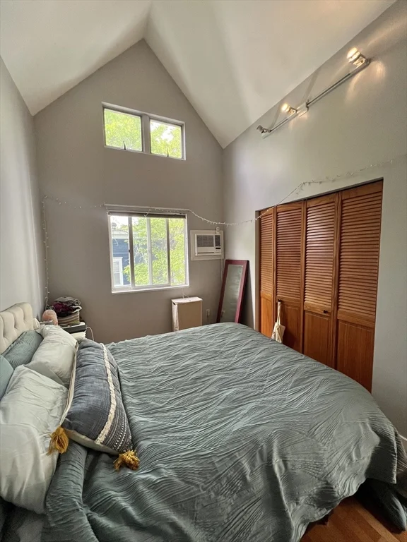 2 bed, 1 bath apartment for rent at 5 Fort Washington Pl Unit B, Cambridgeport — photo 2 of 11