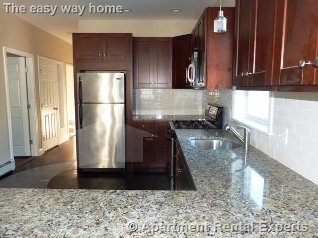 3 bed, 1 bath apartment for rent at 5 Fountain Ave Unit 2, Sullivan Square — photo 5 of 16