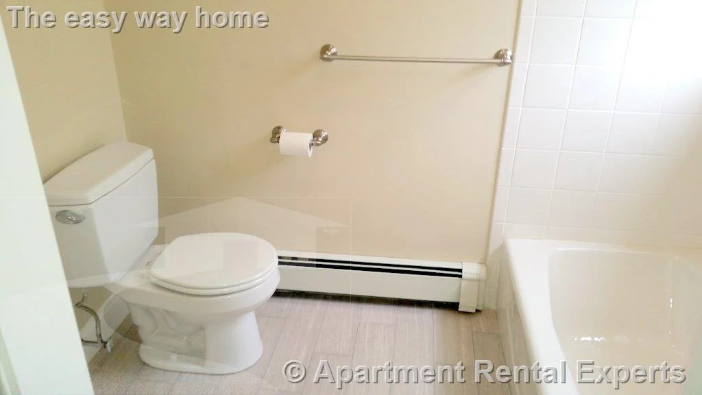 3 bed, 1 bath apartment for rent at 5 Fountain Ave Unit 2, Sullivan Square — photo 11 of 16
