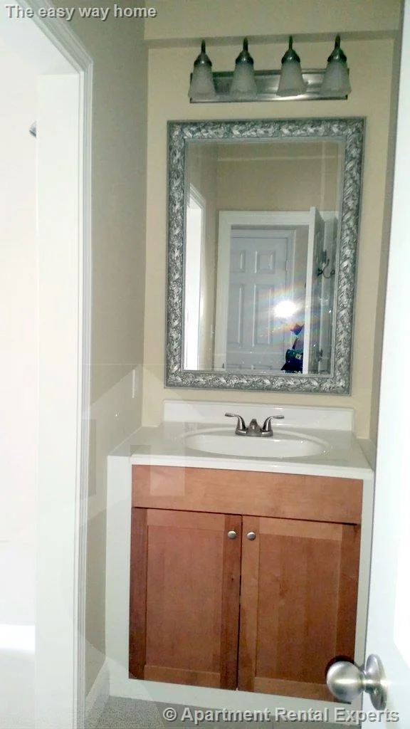 3 bed, 1 bath apartment for rent at 5 Fountain Ave Unit 2, Sullivan Square — photo 10 of 16