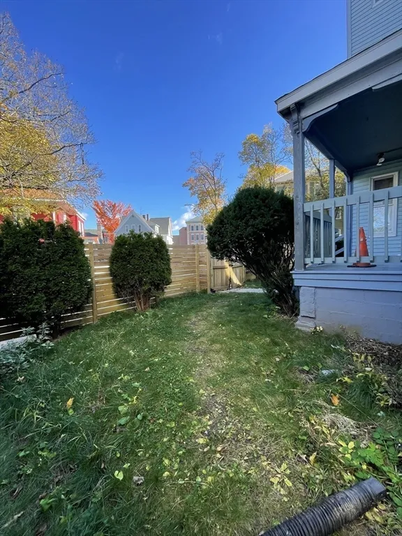 3 bed, 1 bath apartment for rent at 5 Freeland Ter Unit 1, Worcester — photo 4 of 16
