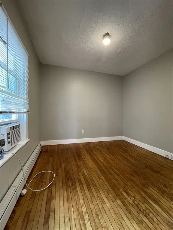3 bed, 1 bath apartment for rent at 5 Freeland Ter Unit 1, Worcester — photo 14 of 16