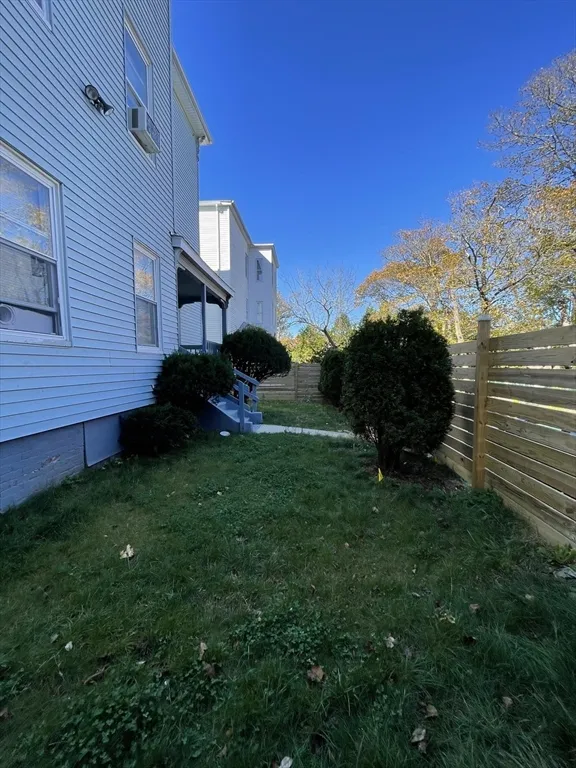 3 bed, 1 bath apartment for rent at 5 Freeland Ter Unit 3, Worcester — photo 4 of 25