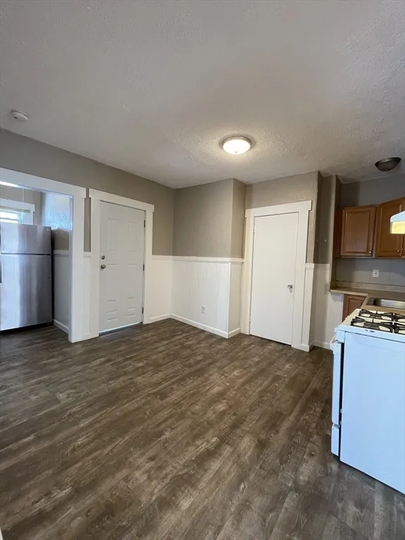 3 bed, 1 bath apartment for rent at 5 Freeland Ter Unit 3, Worcester — photo 12 of 25