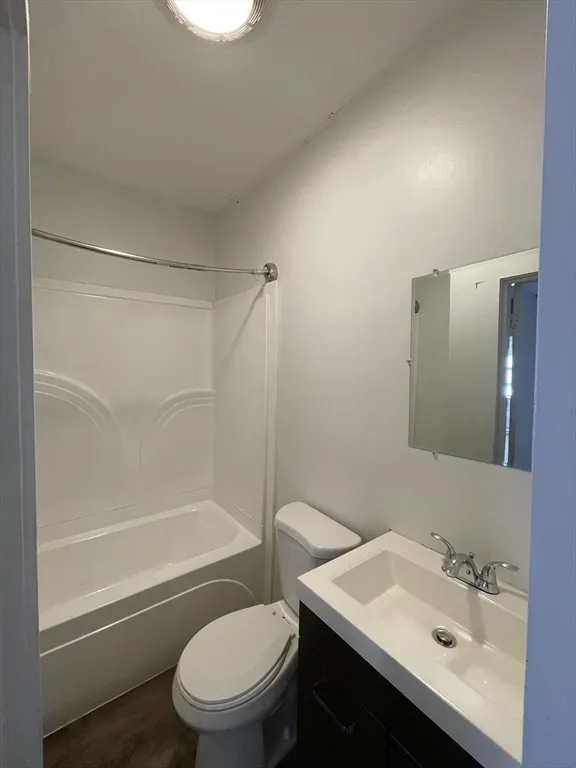 3 bed, 1 bath apartment for rent at 5 Freeland Ter Unit 3, Worcester — photo 22 of 25