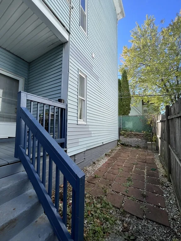 3 bed, 1 bath apartment for rent at 5 Freeland Ter Unit 3, Worcester — photo 7 of 25