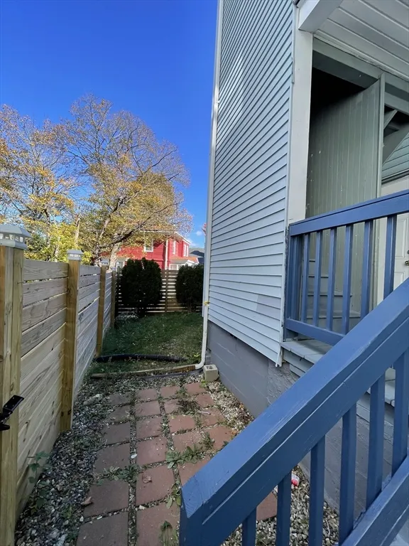 3 bed, 1 bath apartment for rent at 5 Freeland Ter Unit 3, Worcester — photo 6 of 25