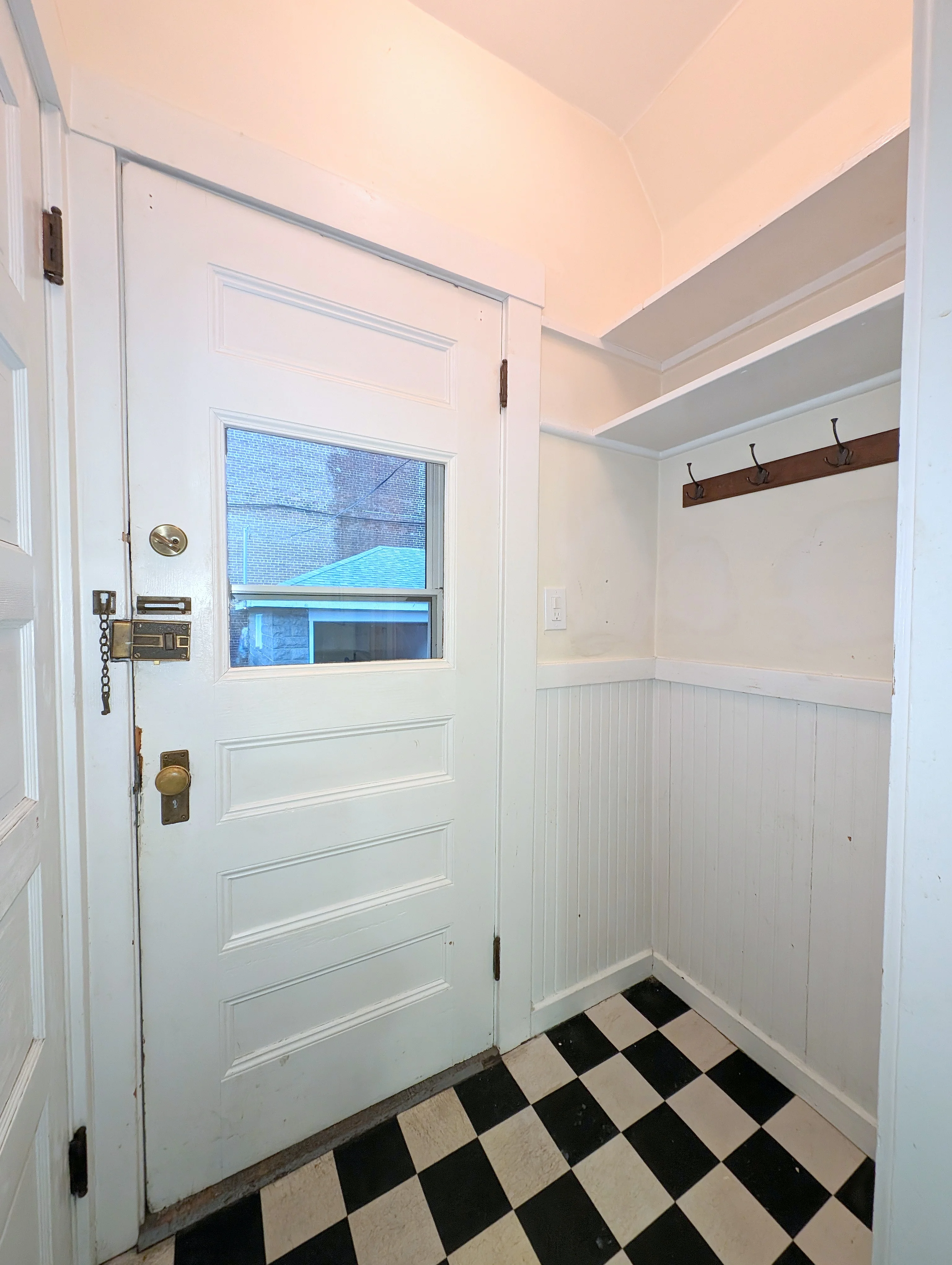 2.5 bed, 1 bath apartment for rent at 5 Freeman St Unit 1, Arlington — photo 5 of 20