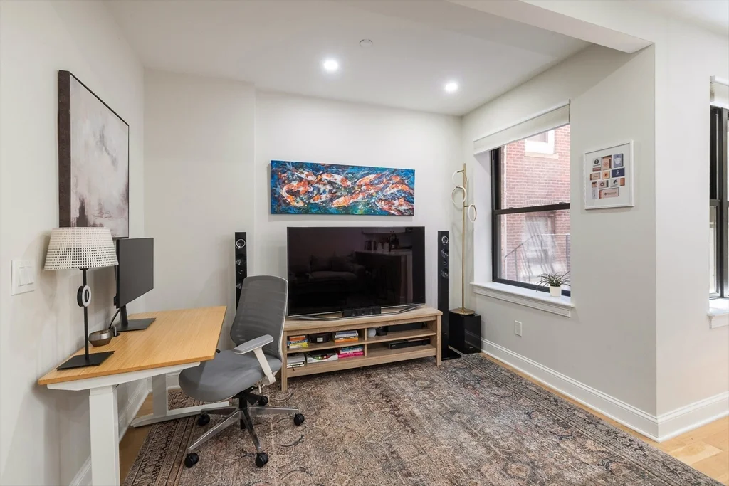 2 bed, 2 bath apartment for rent at 5 Garden Ct Unit 2, North End — photo 6 of 21